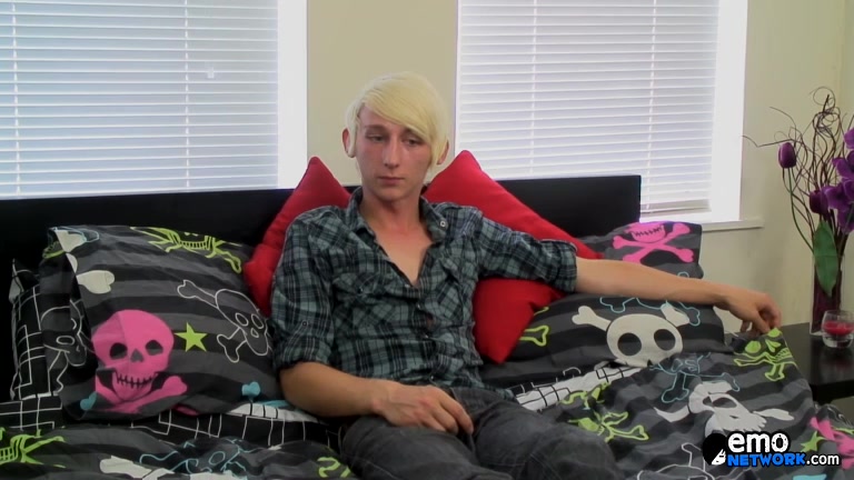 Max Brown Wanks Off on Camera - Max Brown Wanks Off