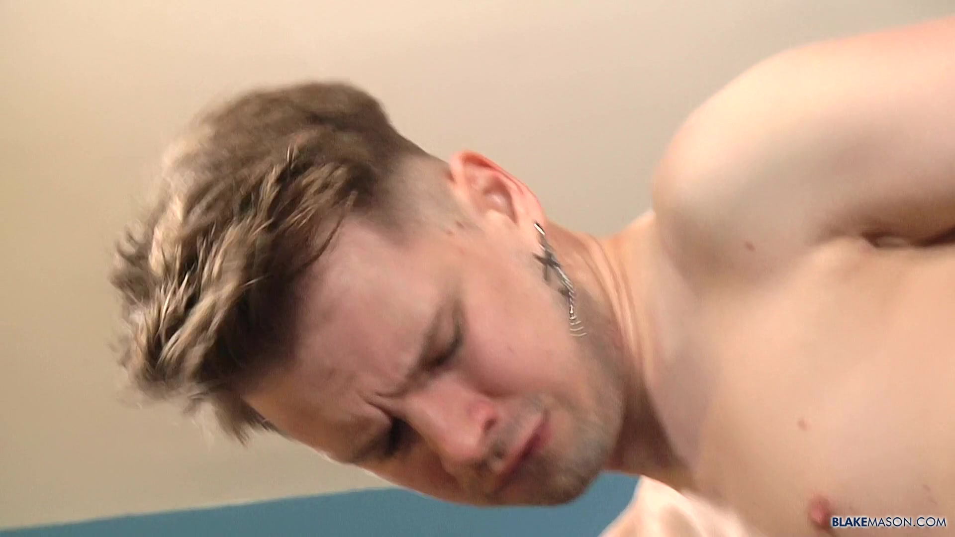 Their First Time Fucking! - Kamyk Walker & Xavier Sibley