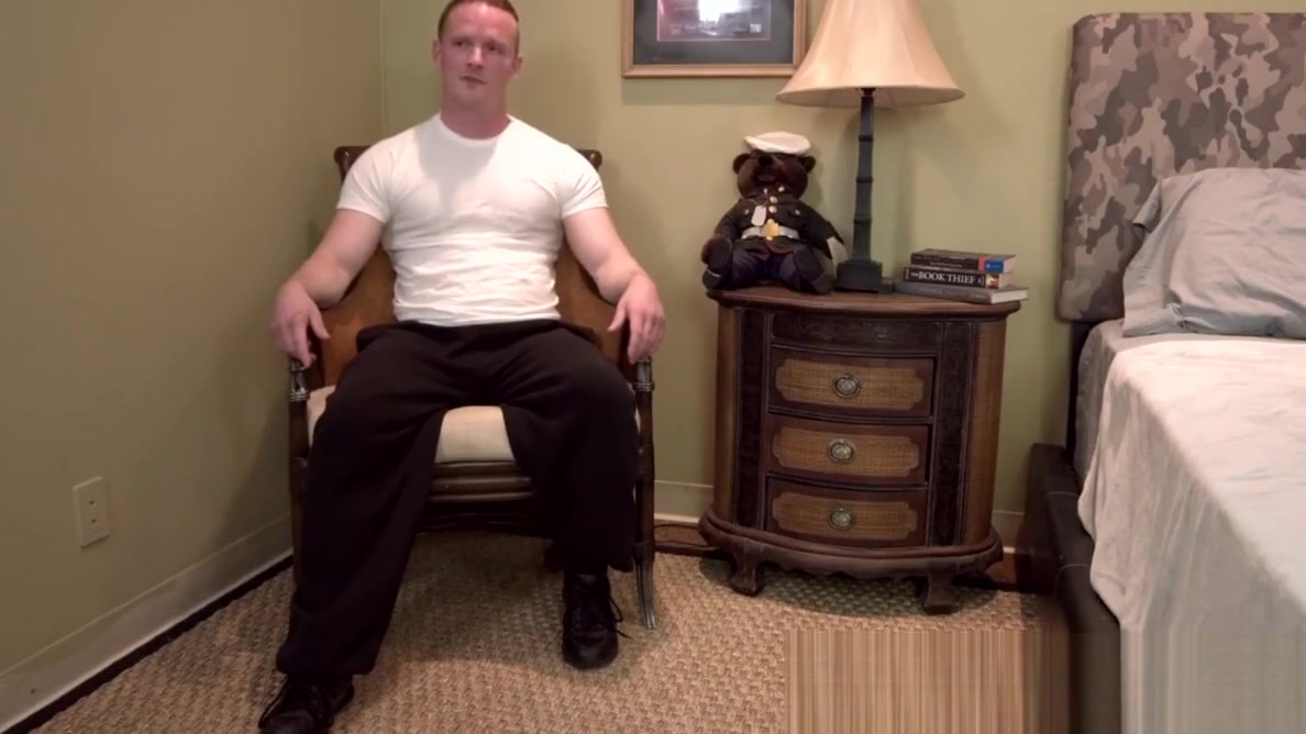Beefy homosexual intensely stroking his military grade cock