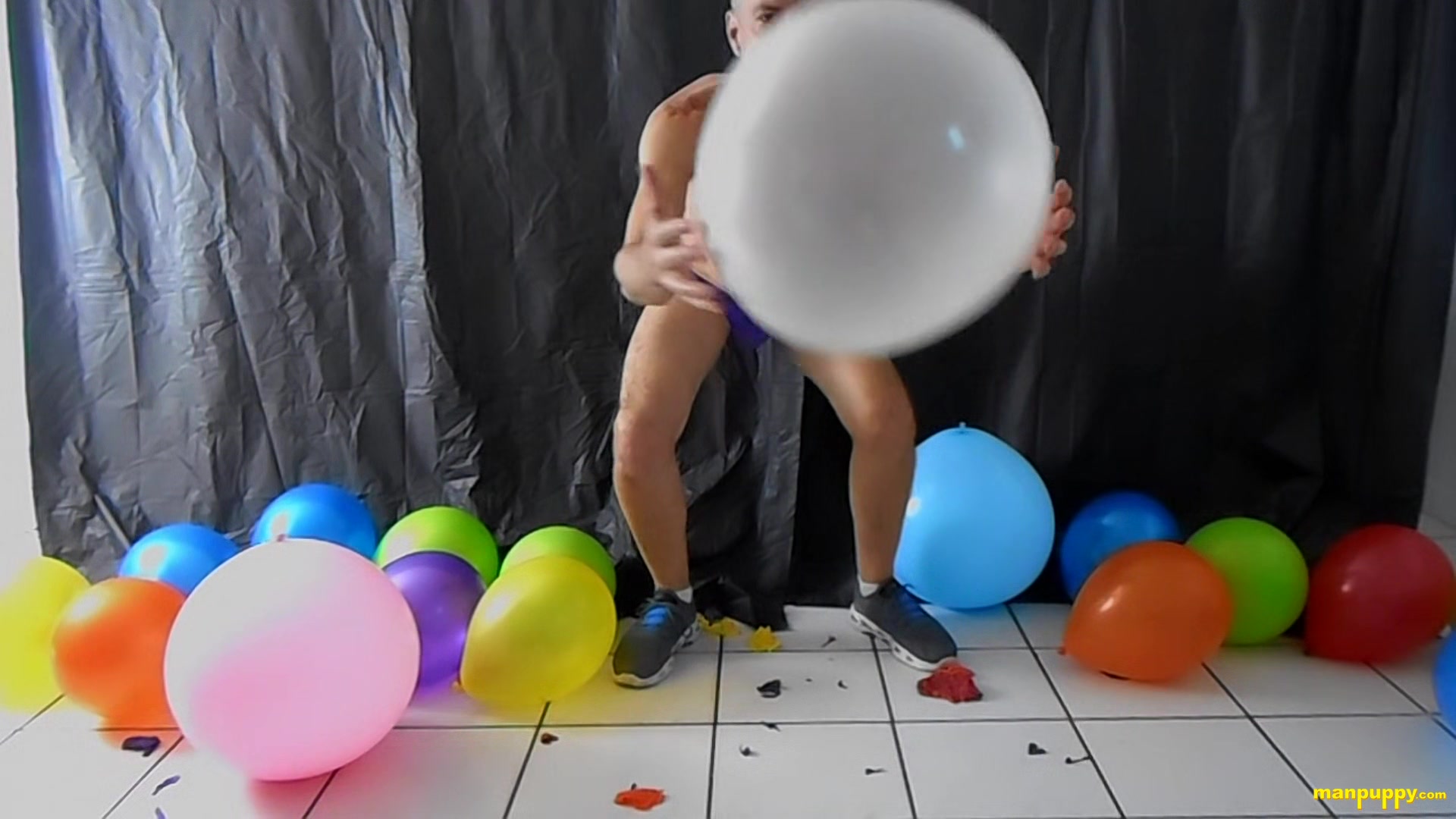 Balloon play with horny gay DILF Richard Lennox