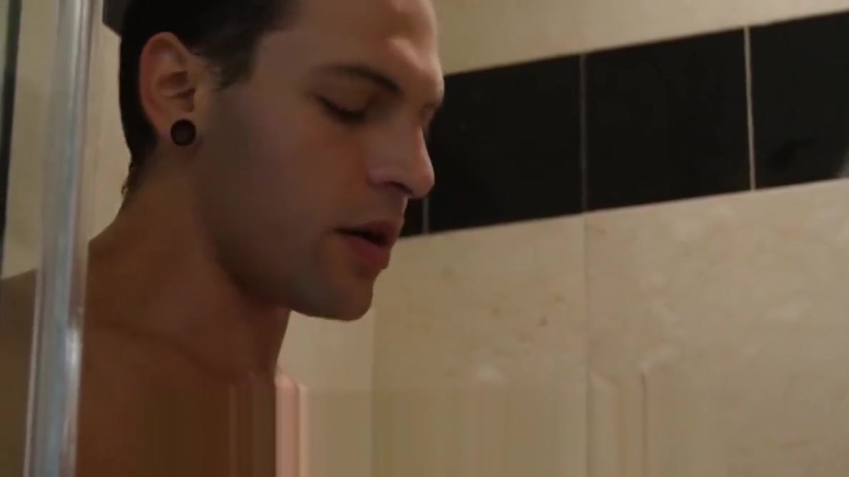 ShowerBait Str8 guy shower fuck and cum dumped on