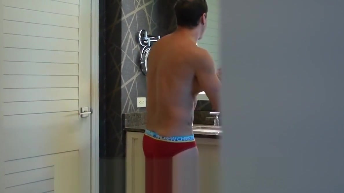 ShowerBait Str8 guy shower fuck and cum dumped on