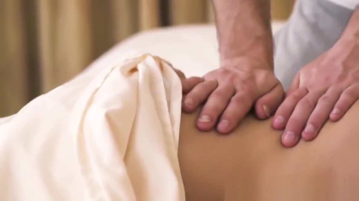Muscular gay anally fucked in massage parlor session