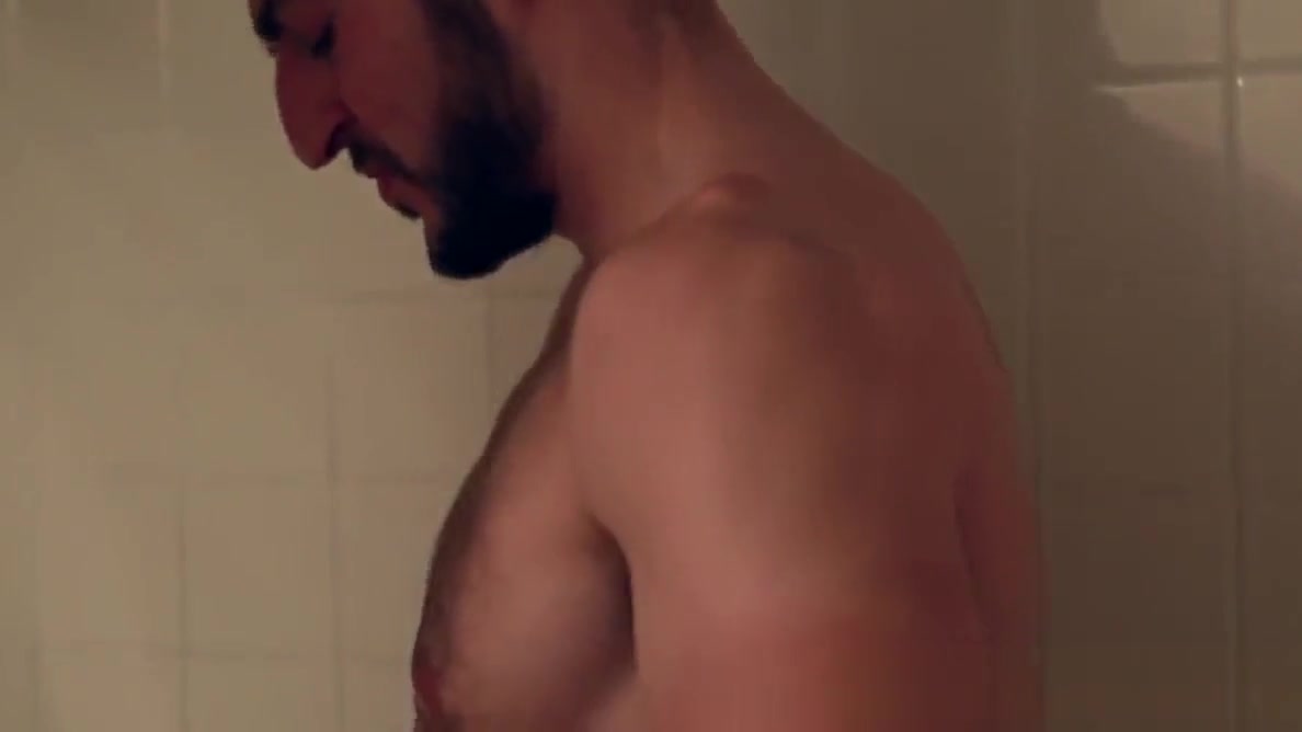 Interracial couple shower before cocksucking