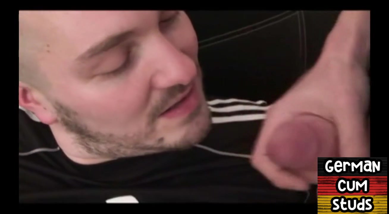 German bottom sucks jock before breeded until cumshot