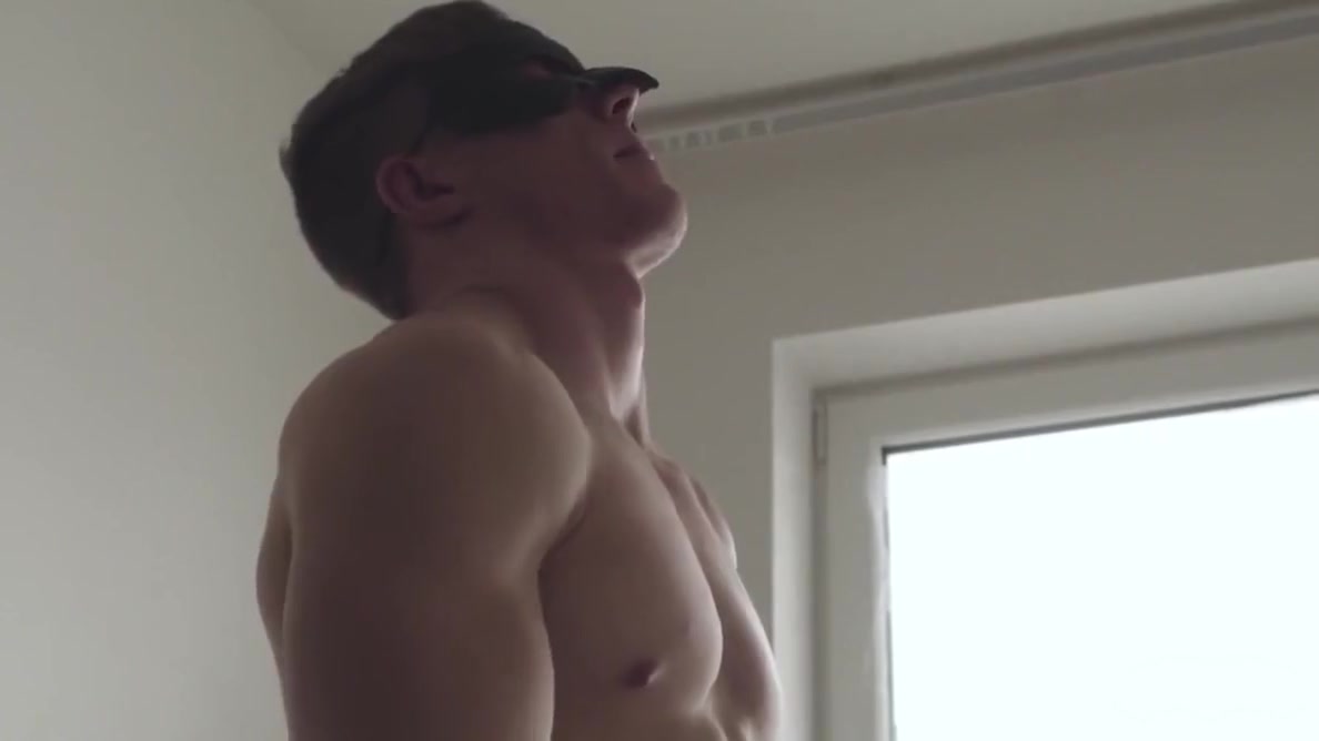 Maskurbate Straight Muscle Hunk Masturbates Thinking Of You
