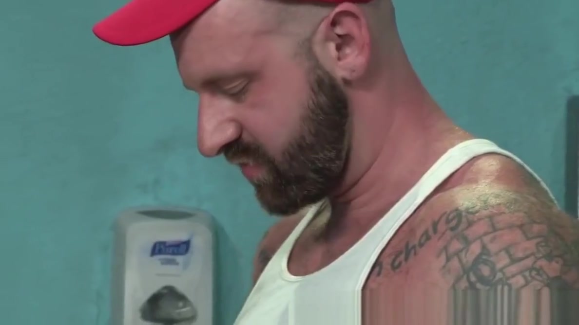 RagingStallion Big Dick Muscle Bear Fucks Hot Hairy Stranger