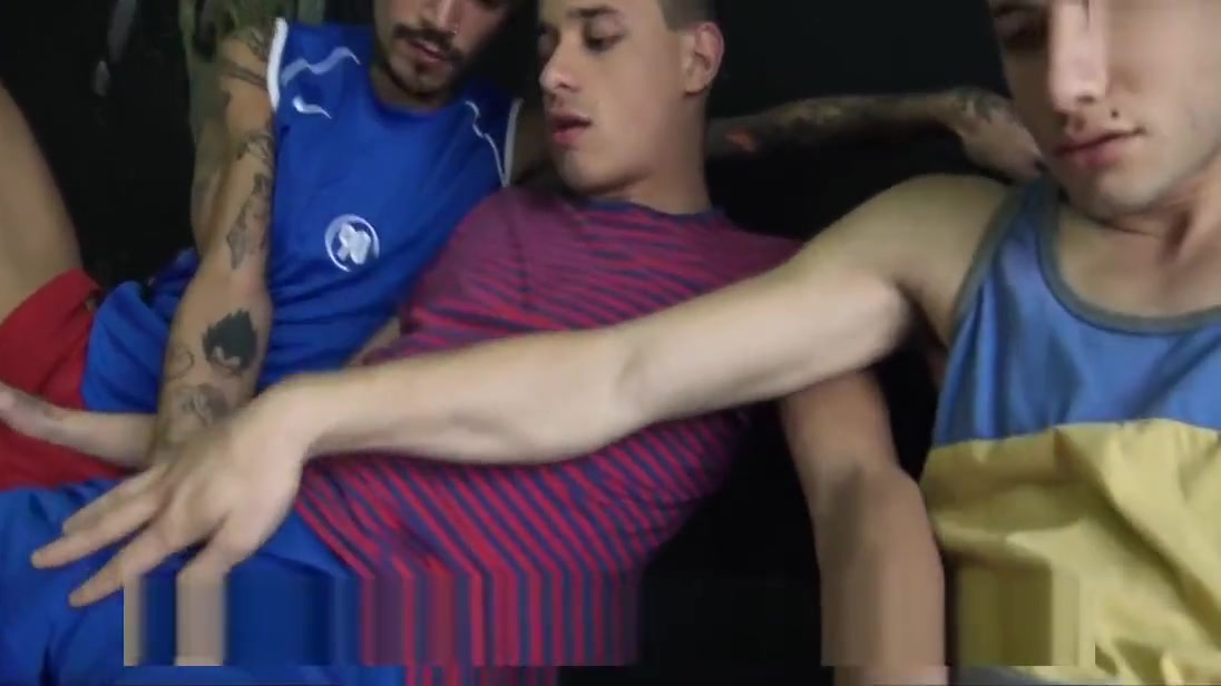 LatinLeche - Two Hot Hunks Jizz On A Straight Guy