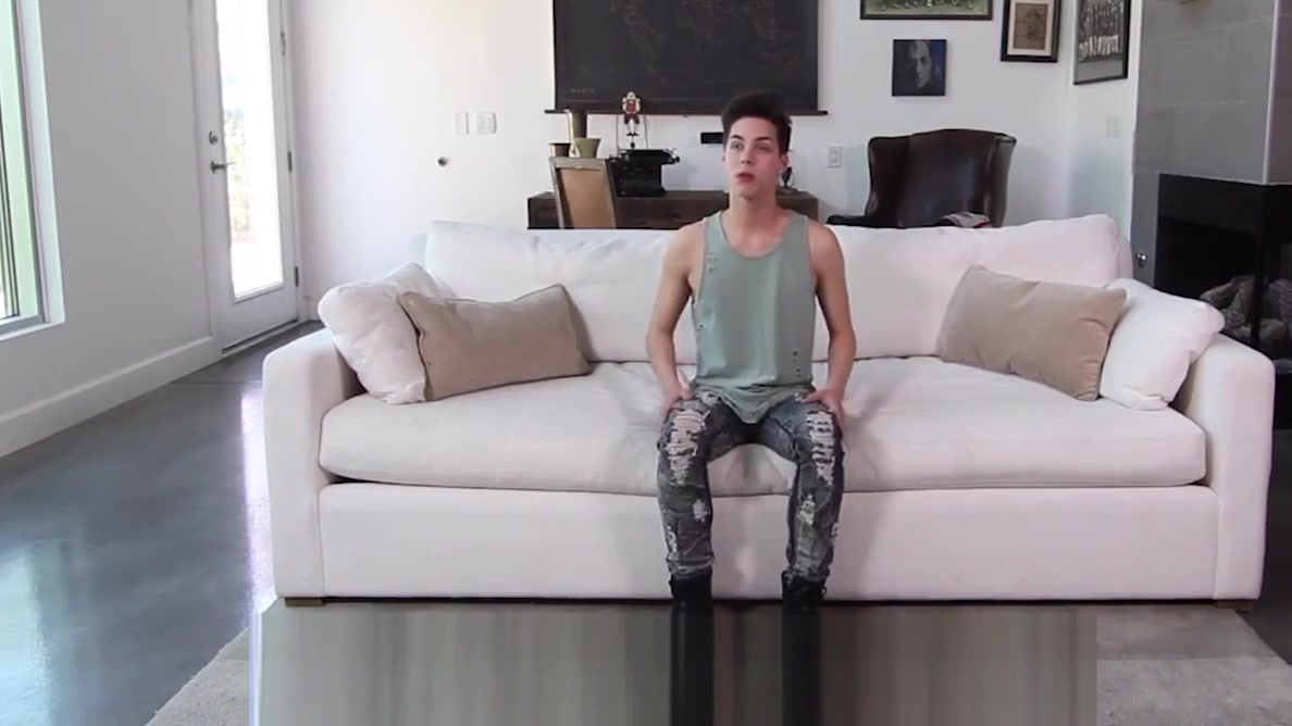 GayCastings Newcomer swallows casting agent