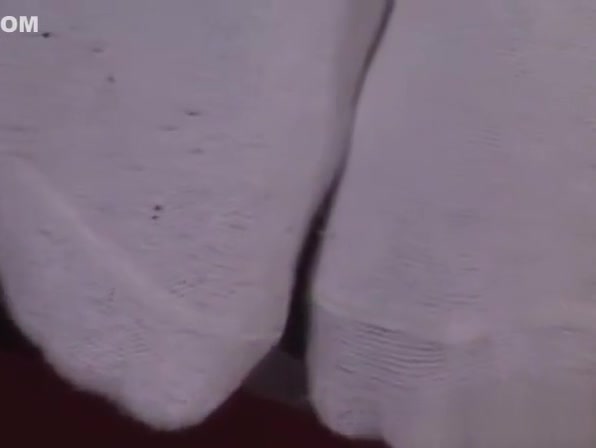 Amateur feet model Preston kinkily showing off solo