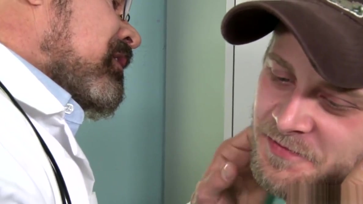 MenOver30 Doctor Step daddy Has A Big Dick & Need An Anal Checkup