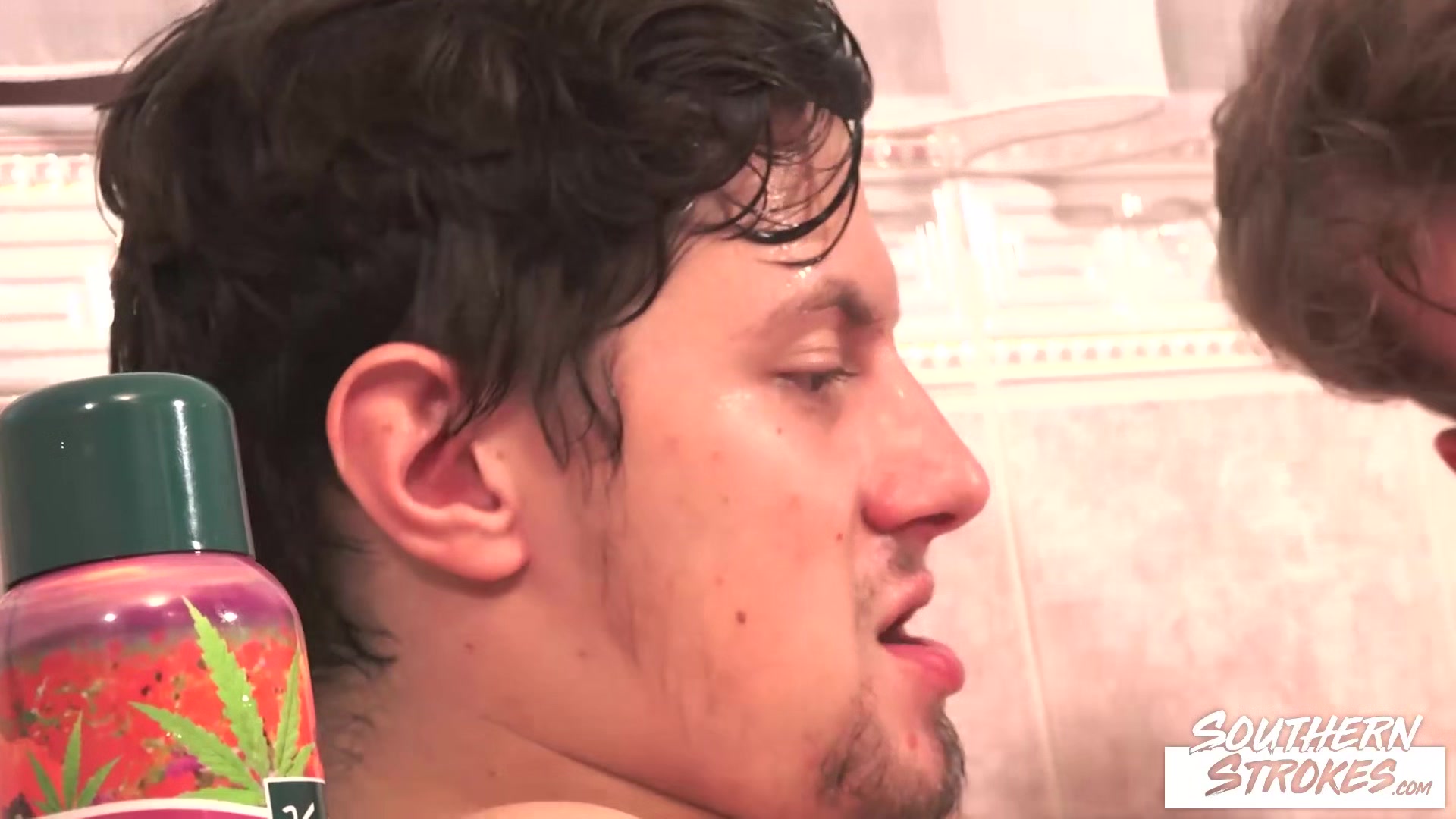 SOUTHERNSTROKES Justin White And Tito Amato Sucking Dicks