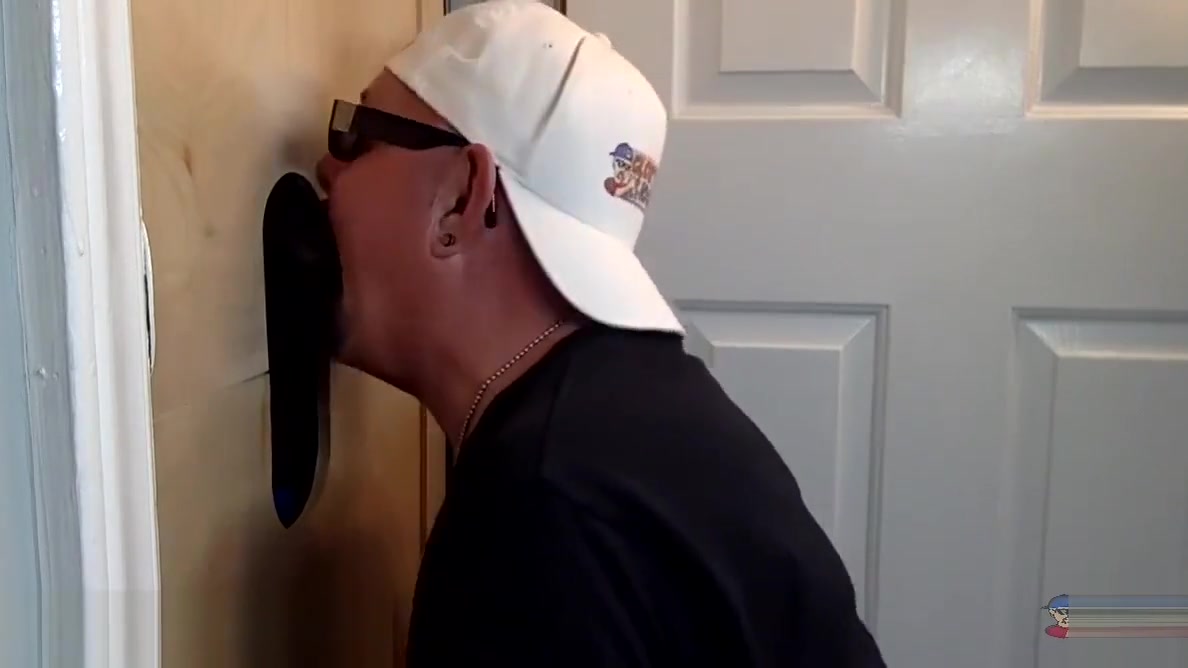 Chocolate Cock Serviced At The Gloryhole