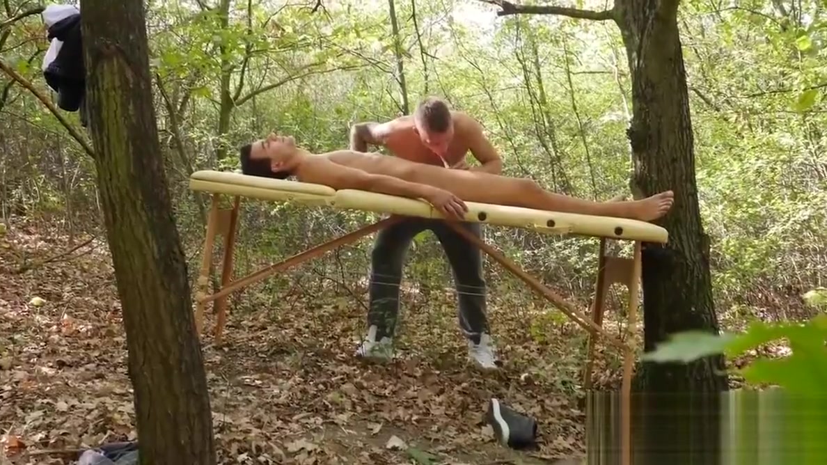 Inked jock raw fucked after giving an outdoor massage