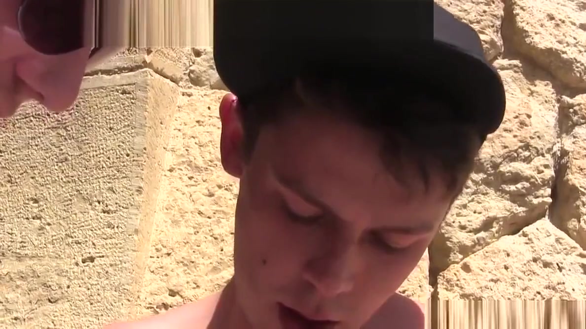 Raunchy twink gets an unforgettable handjob outdoors in POV