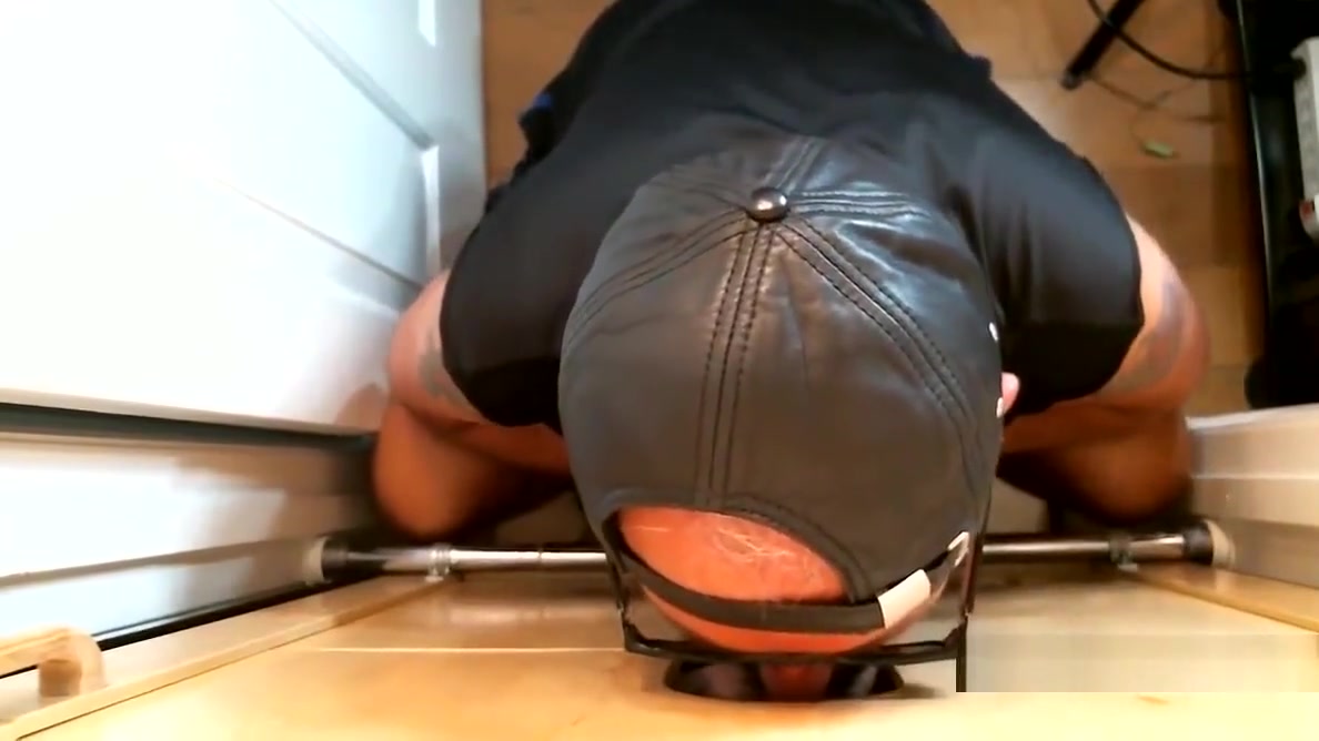 Amateur Reality Gloryhole Blow Job