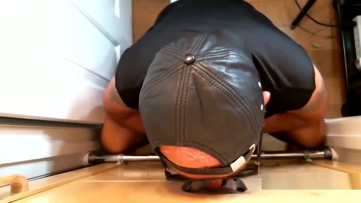 Amateur Reality Gloryhole Blow Job