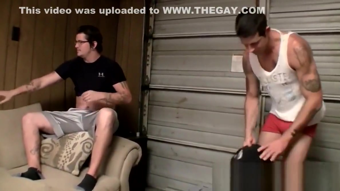 Straight thugs jerk off and have golden showers together