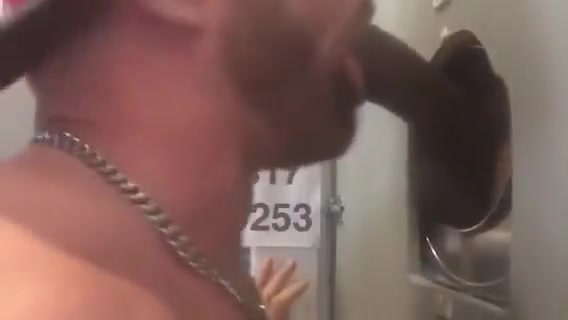 Young DL Thug Feeds Philadelphia Gloryhole Dicksucker