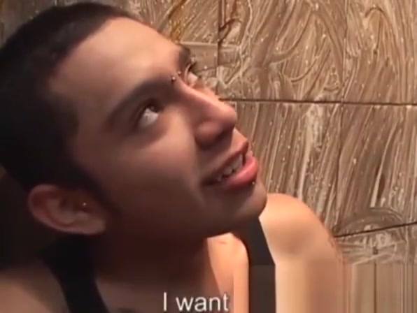 Amateur twink receives a golden shower