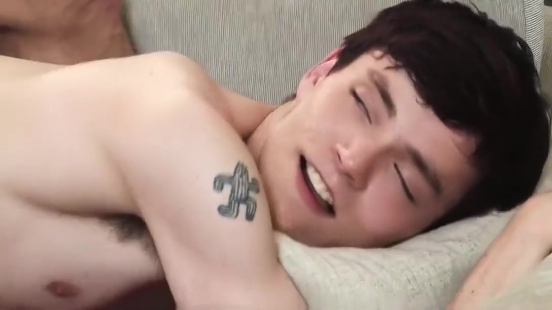 FamilyDick - Muscle stepdad seduced for allowance money