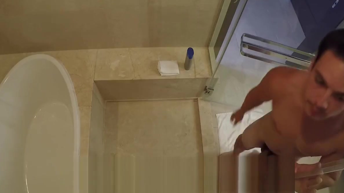 ShowerBait PEEPING shower pleasures