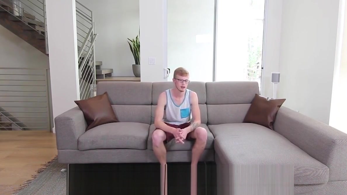 GayCastings Casting agent fucks naive newcomer