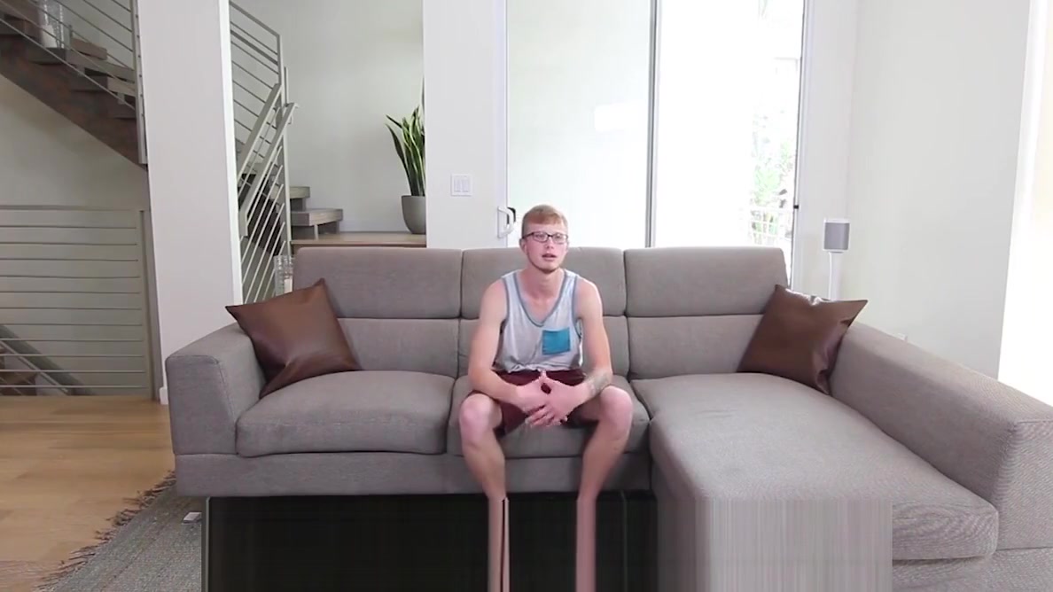 GayCastings Casting agent fucks naive newcomer
