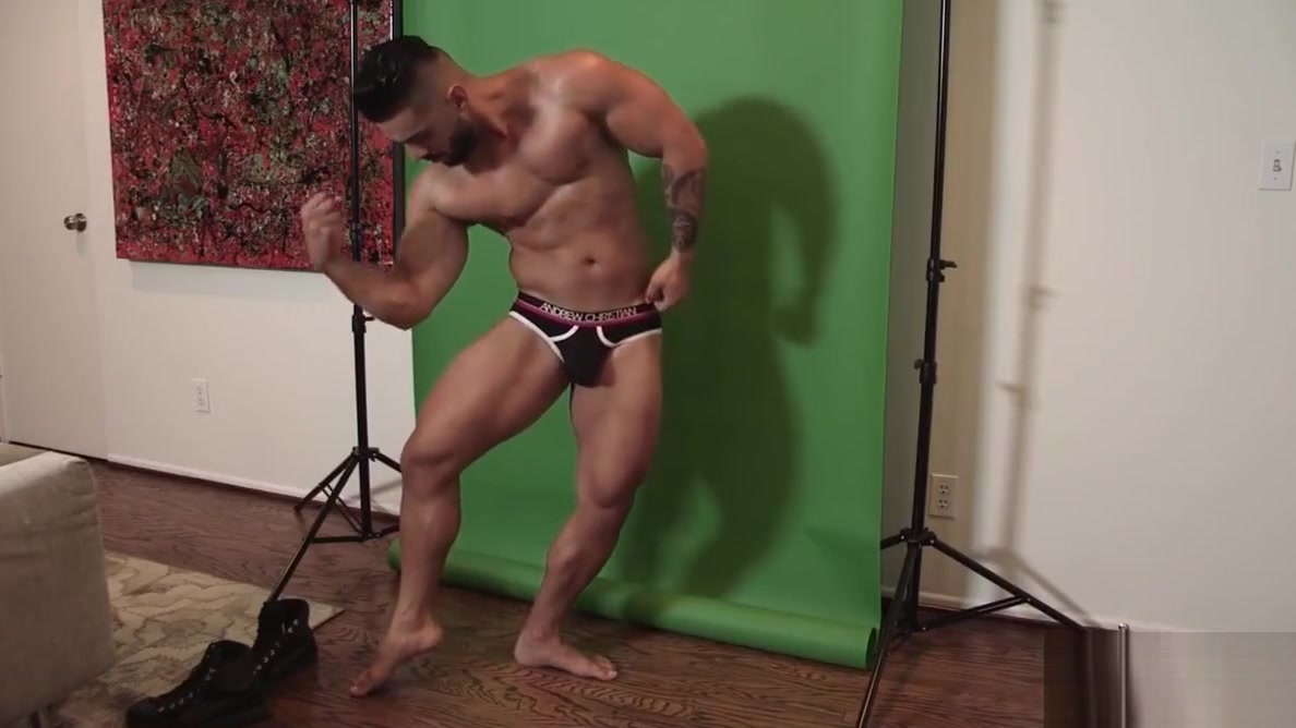 Maskurbate Straight Arab Muscle Hunk Jerks Off & Uses Flesh