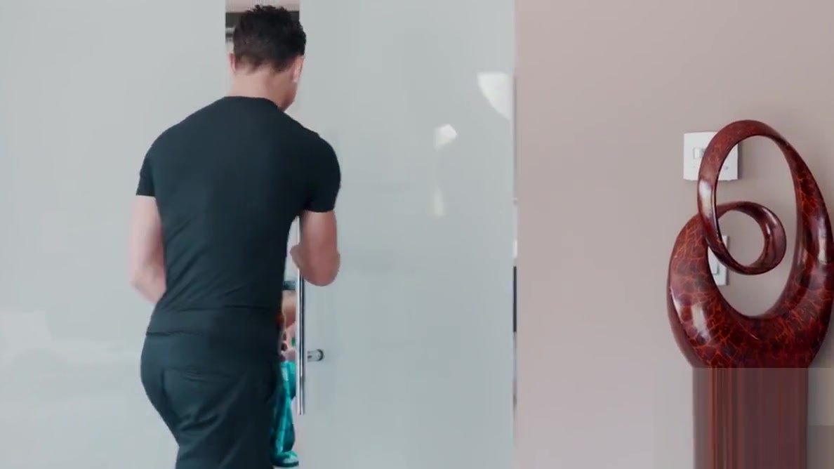 NoirMale Straight BIG DICK Interracial Roommates Anal Sex