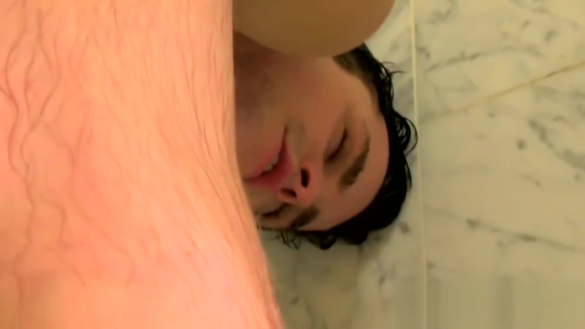 Toy loving twink Dustin Fitch playing around in the shower