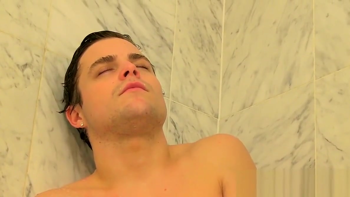 Toy loving twink Dustin Fitch playing around in the shower