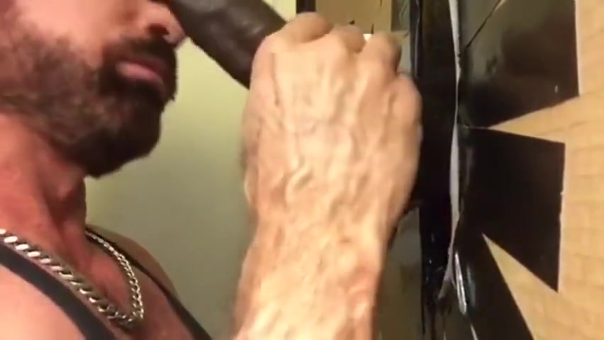 Muscle Sucking Huge BBC at Philadelphia Gloryholes