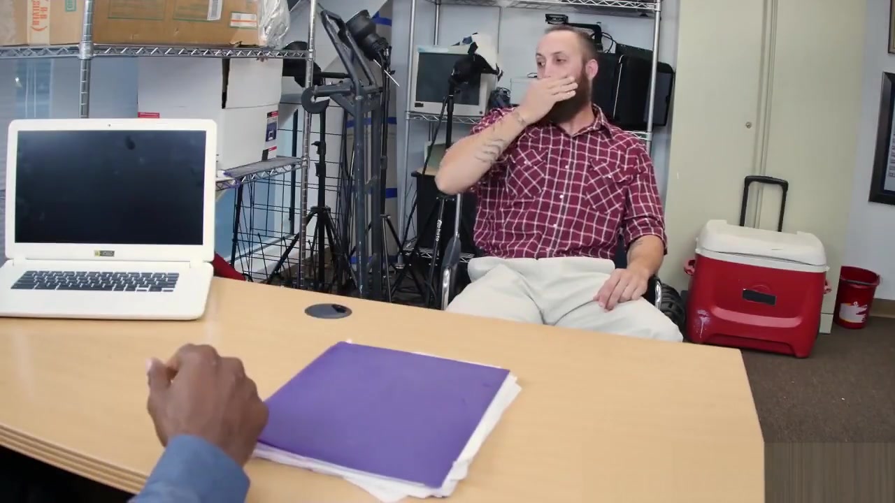 Hardcore gay action in the office