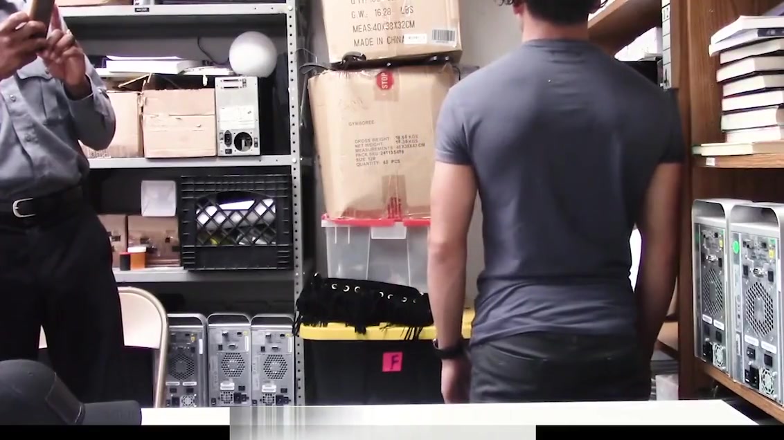 YoungPerps - Security Guard Fucks Armond Rizzo
