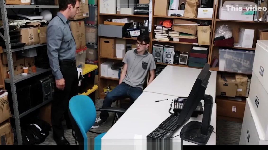 YoungPerps - Nerdy Twink Railed Out By A Security Guard
