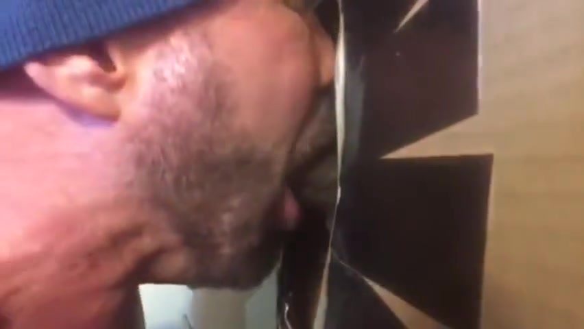 3 BBC Take Turns at Gloryhole in Philadelphia