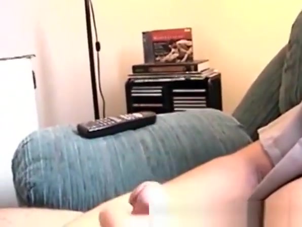 Officer receives a homemade blowjob from amateur homosexual