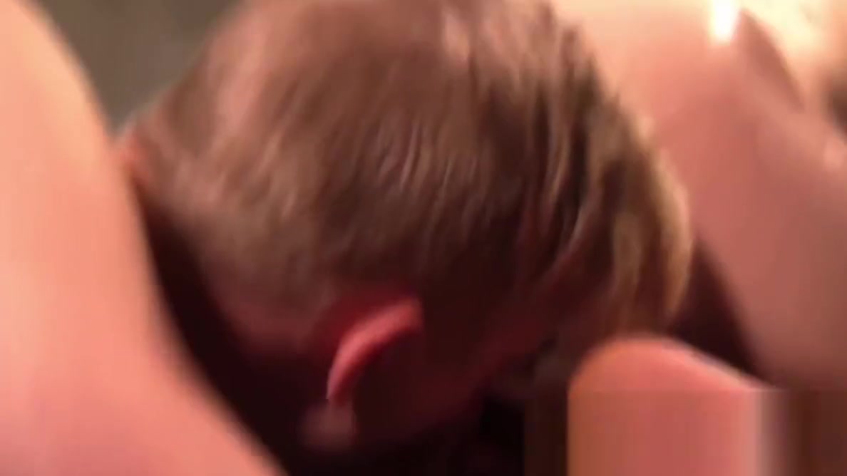 Homo got his balls massaged before receiving a blowjob