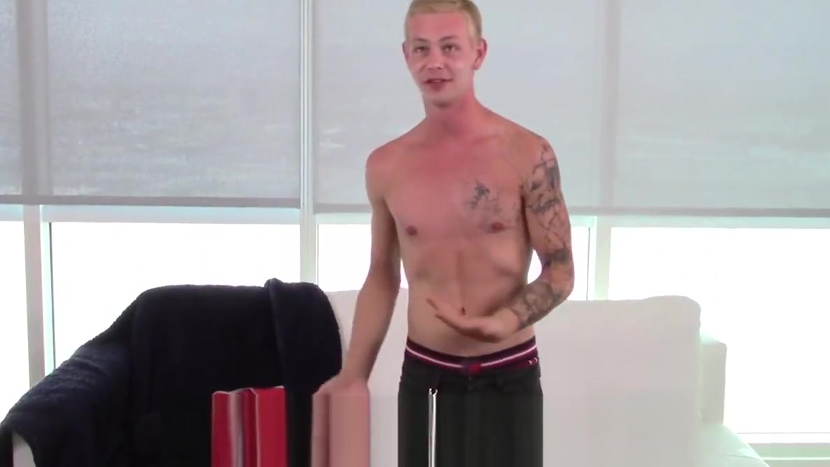GayCastings Naive newcomer fucked by casting agent
