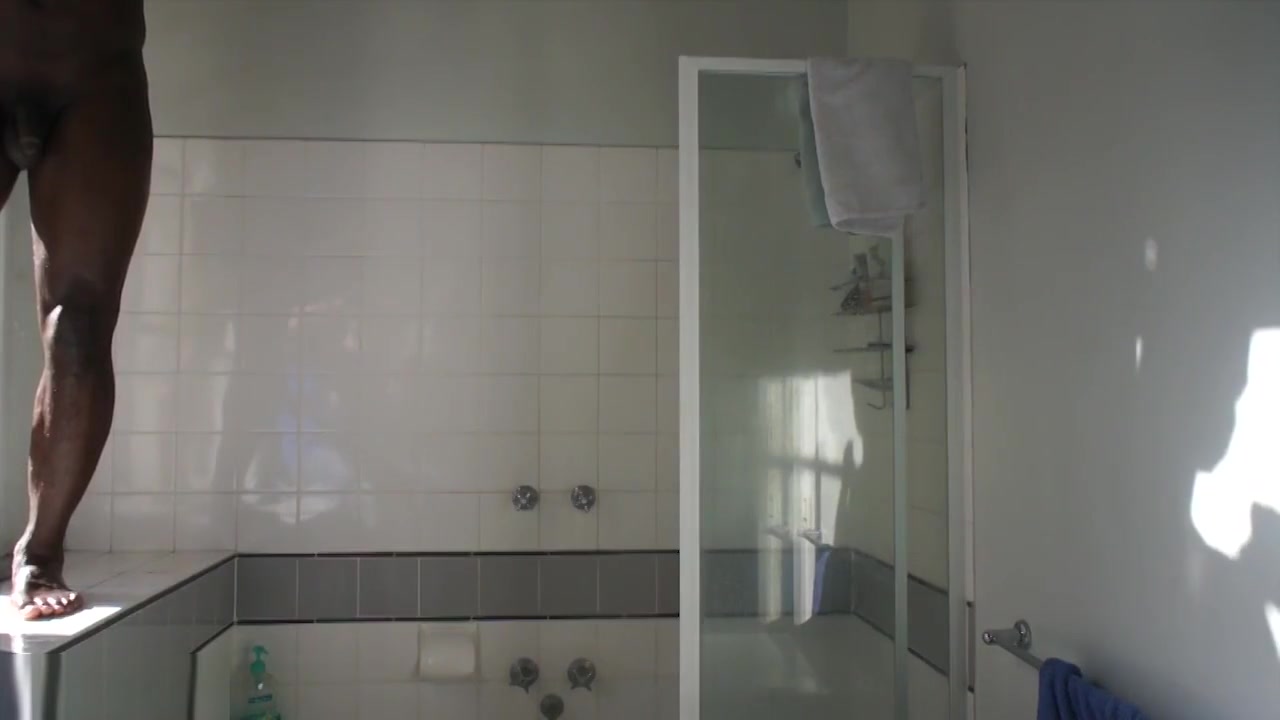 angus shower br