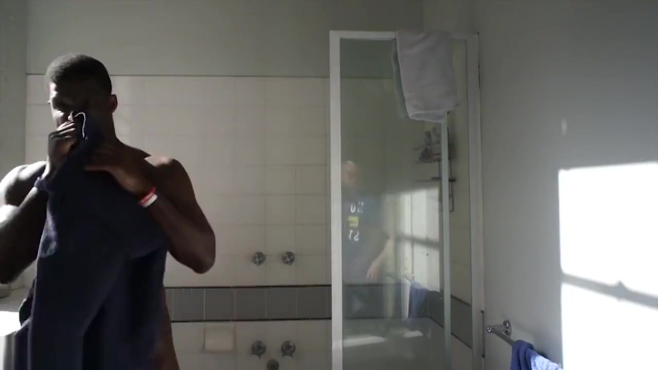 angus shower br
