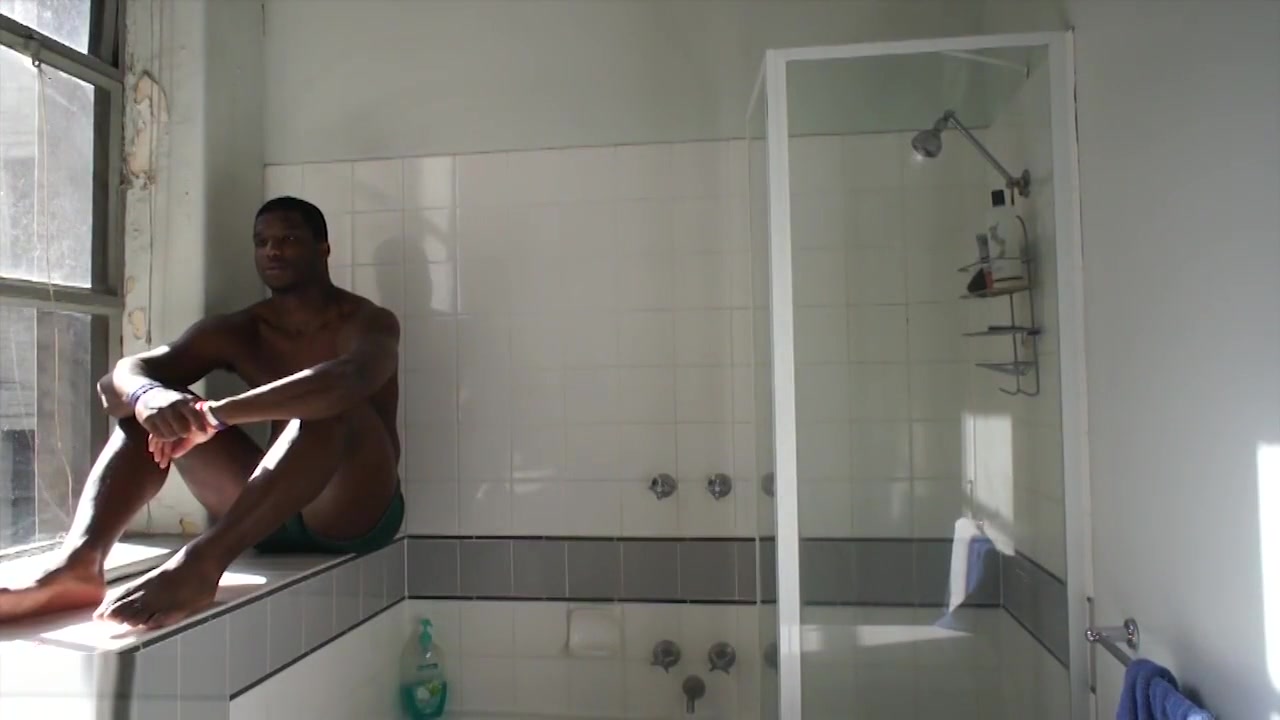 angus shower br