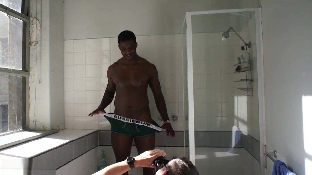 angus shower br