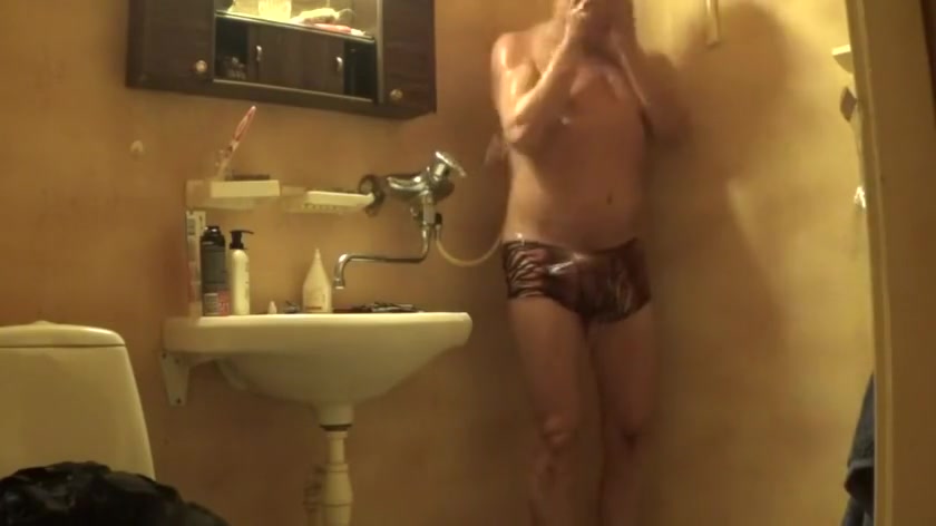 Norwegian Step daddy take a shower (2015)