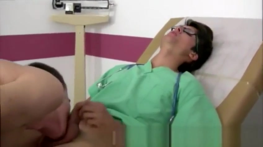 Free video clips gay twink by doctor hot naked kissing with first time It