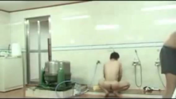 Japanese public shower 4