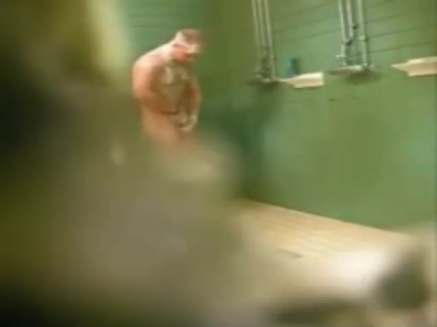 Hungarian gang shower