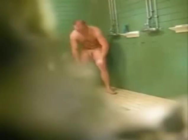 Hungarian gang shower