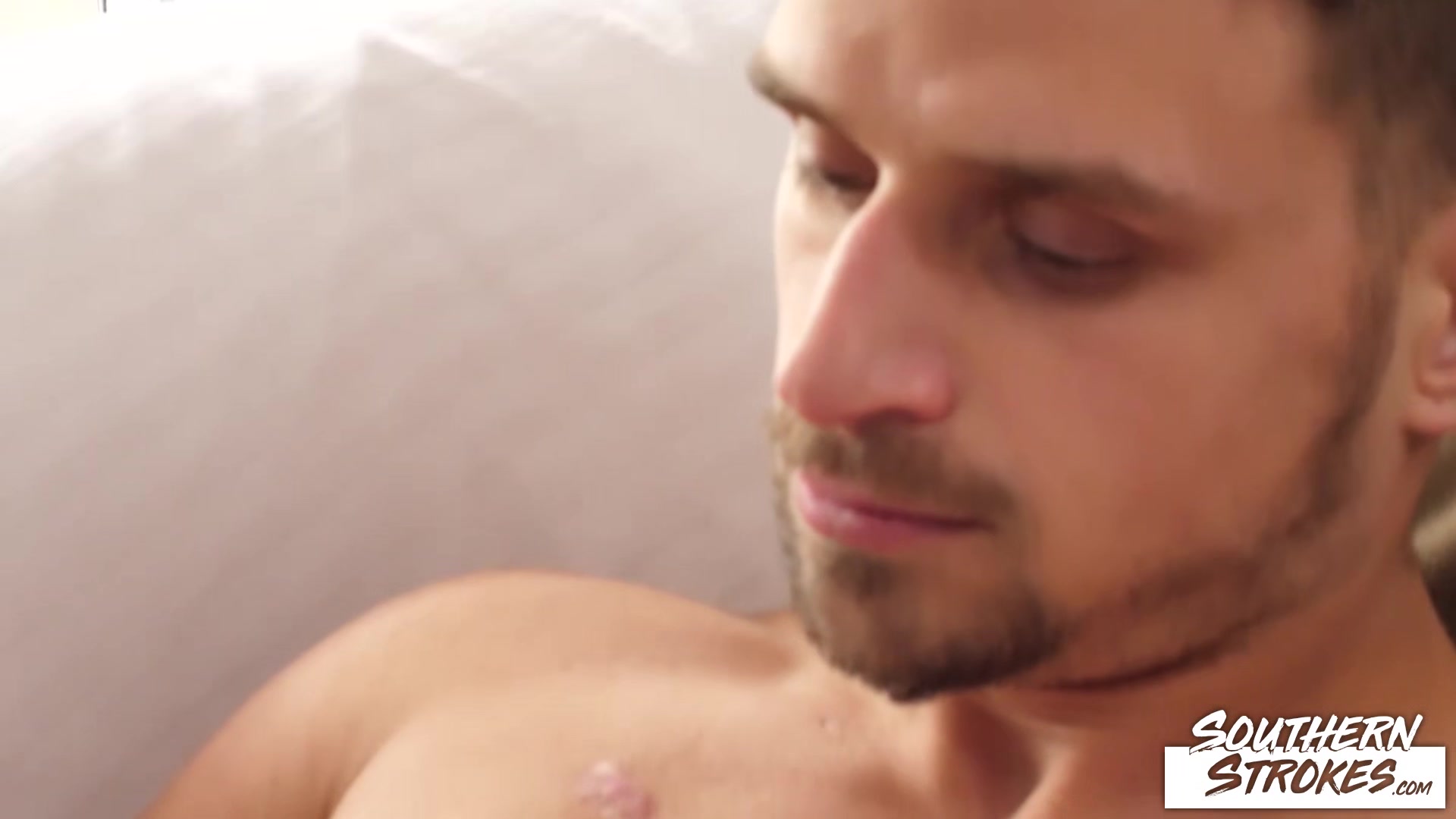 SOUTHERNSTROKES Athletic Jock Jackson Reed Masturbates Solo
